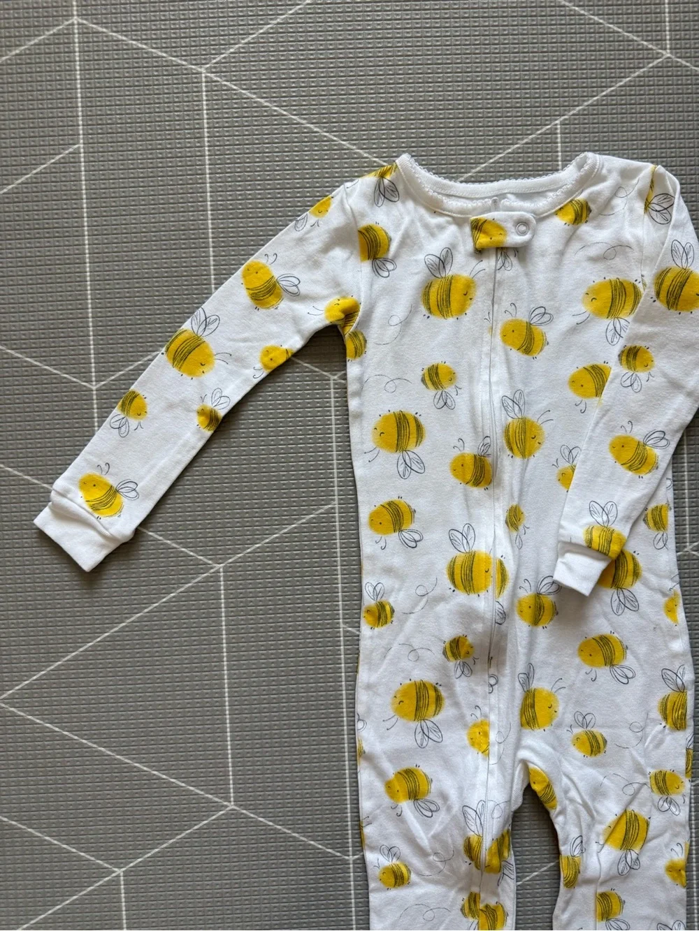Carters|Baby girl/toddler White One-Piece footless  Pajamas,Yellow Bee print•3T